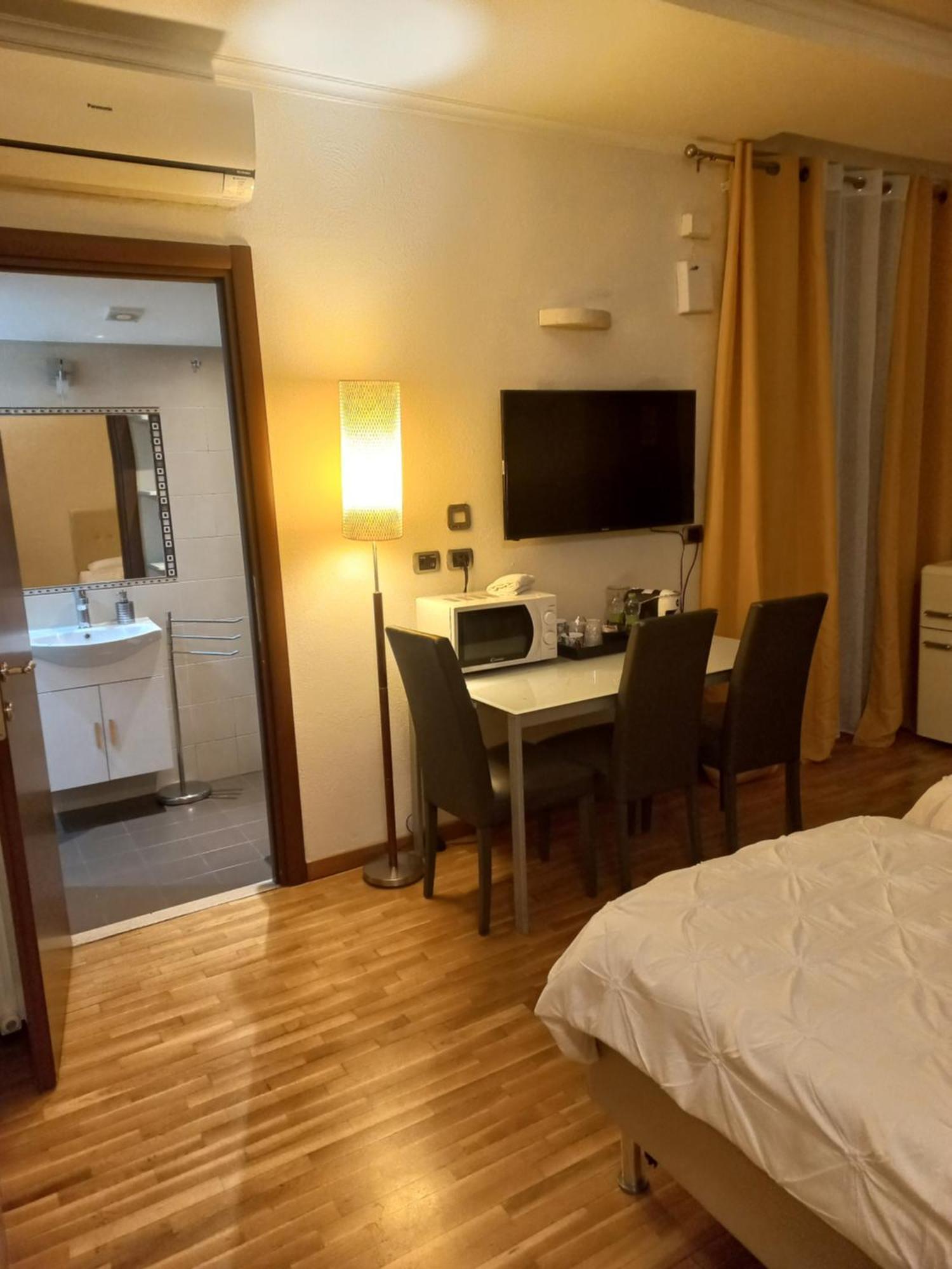 Stefano House Appartamento Fontana Di Trevi ローマ 部屋 写真