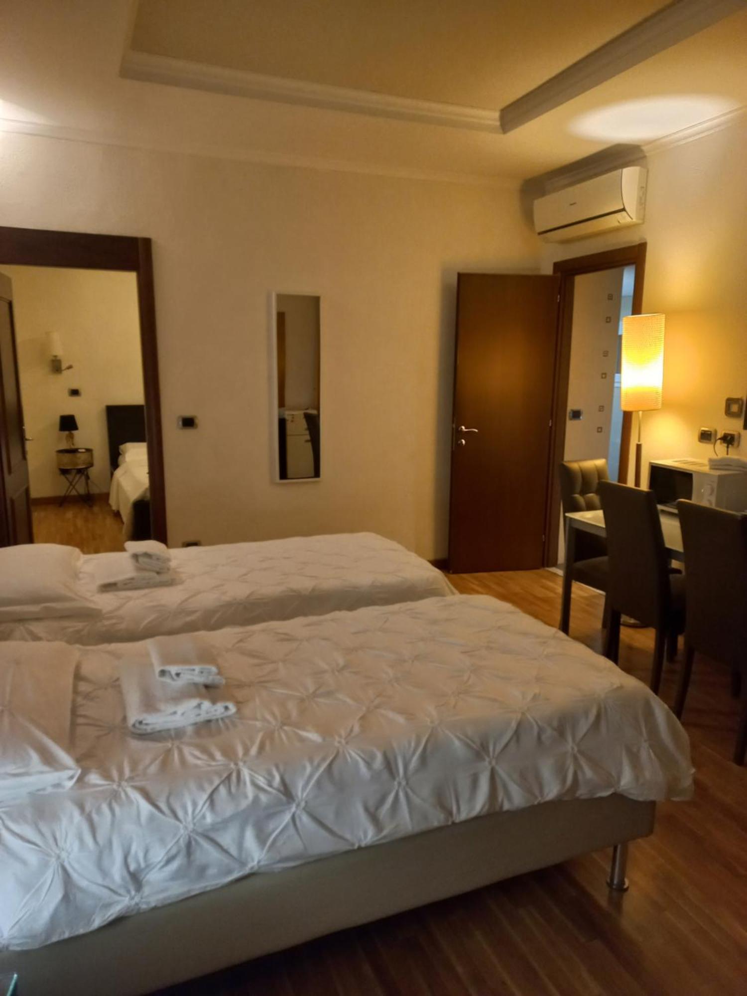 Stefano House Appartamento Fontana Di Trevi ローマ 部屋 写真